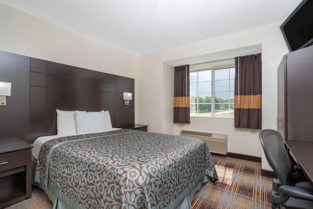 Days Inn by Wyndham Faribault