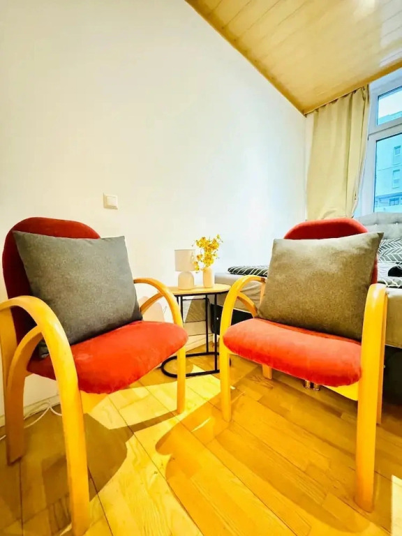 Spacious Private Room Near FAC Platz