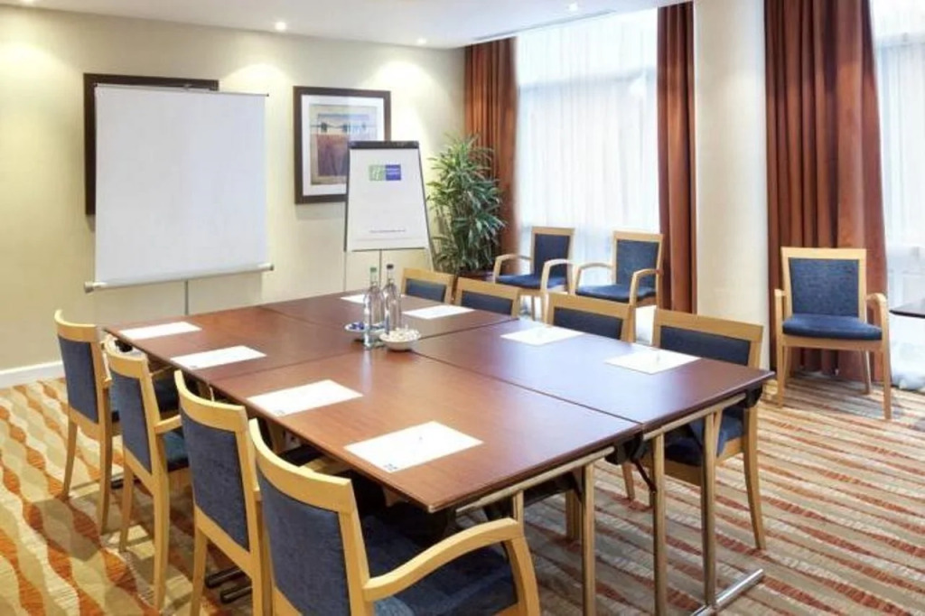 Holiday Inn Express, Chester Racecourse by IHG