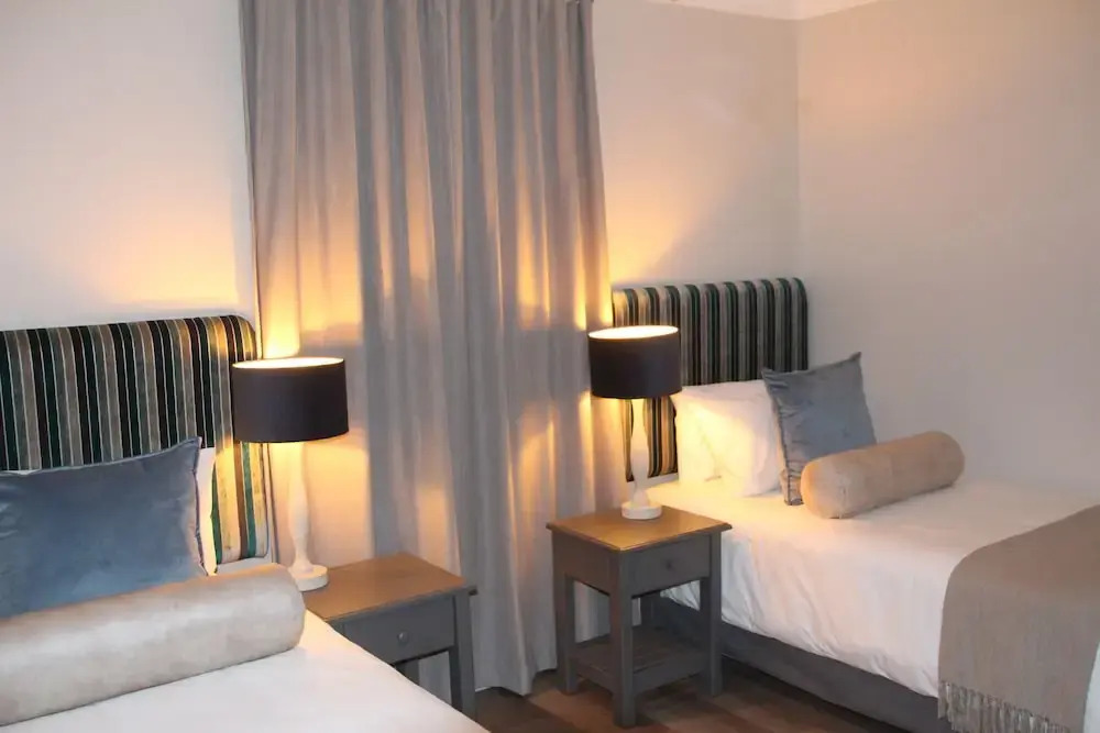 MontMartre Chalets & Venue