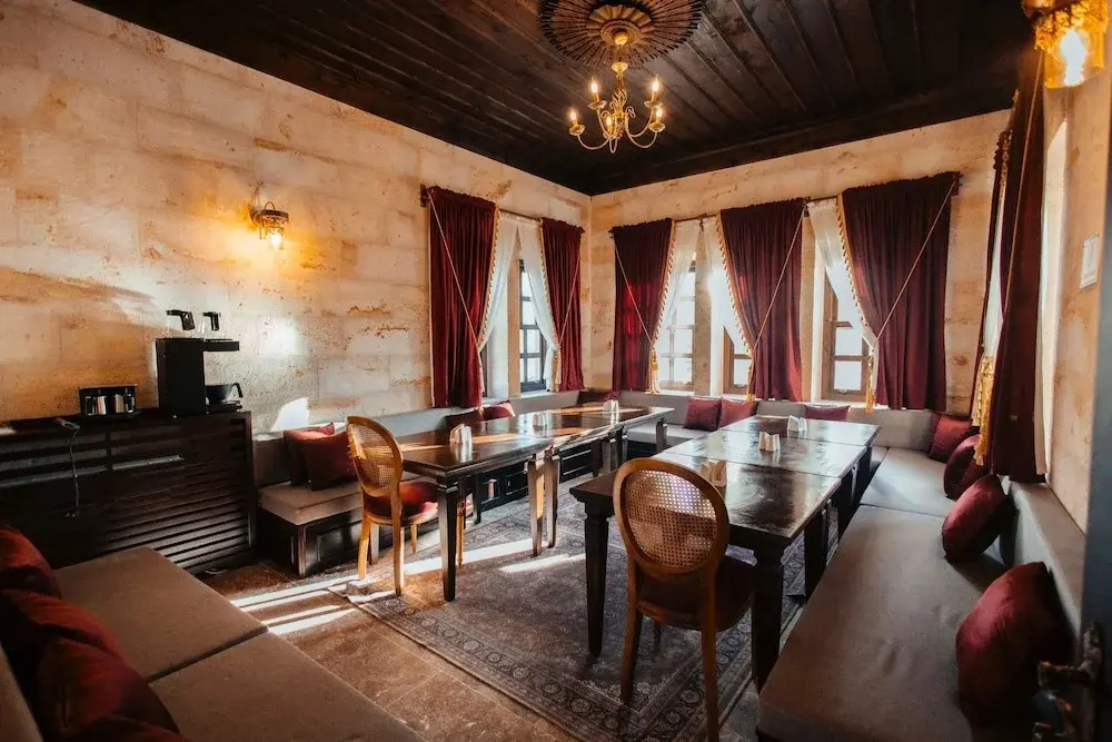 Arien Cave Suites