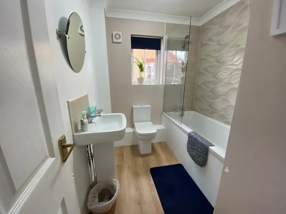 Entire 3-bed House - Child & Pet Friendly