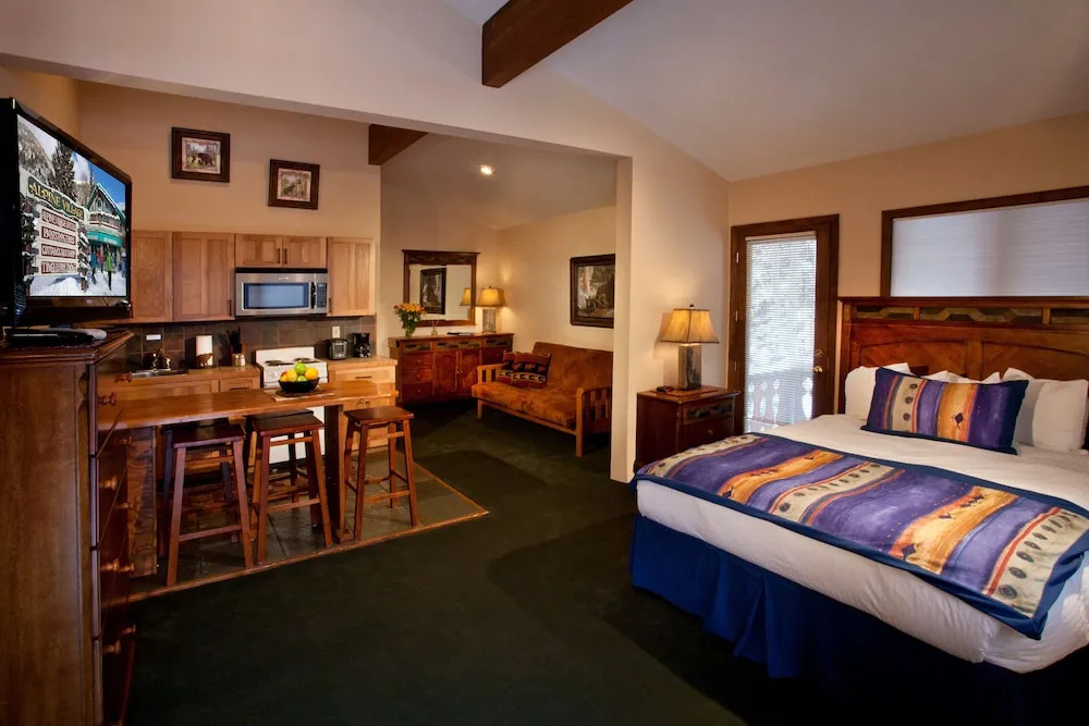 Cottam's Lodge by Alpine Village Suites