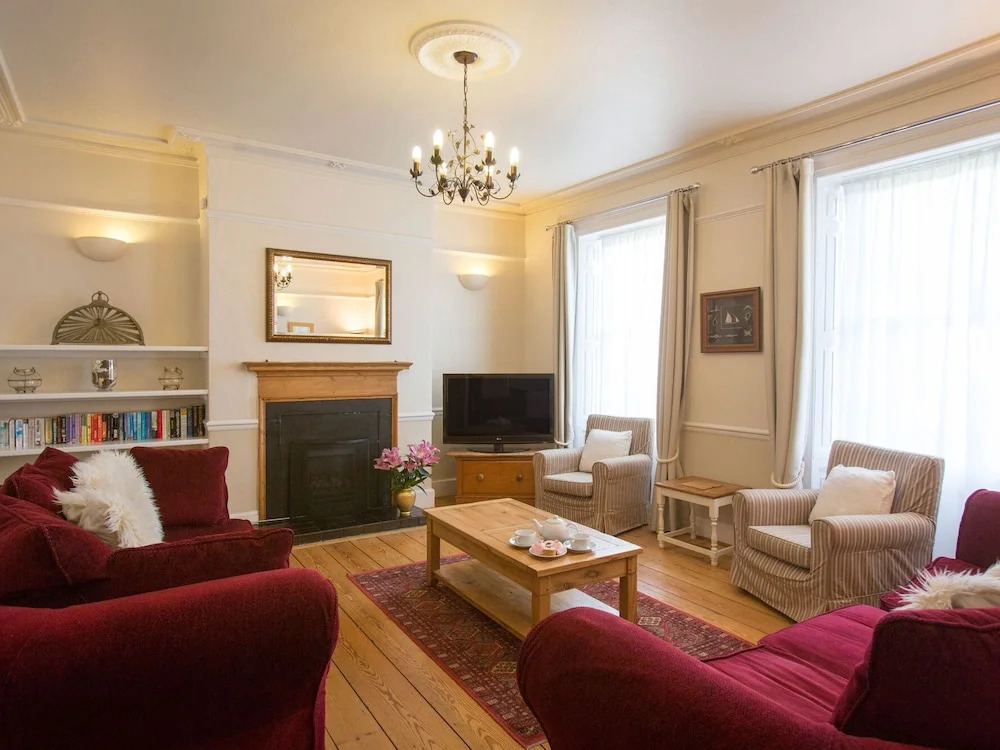 Roseberry House