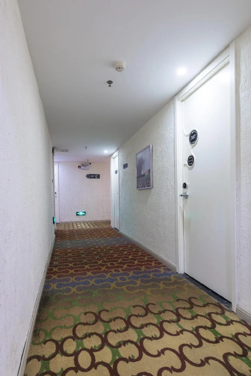 Chonpines Hotel