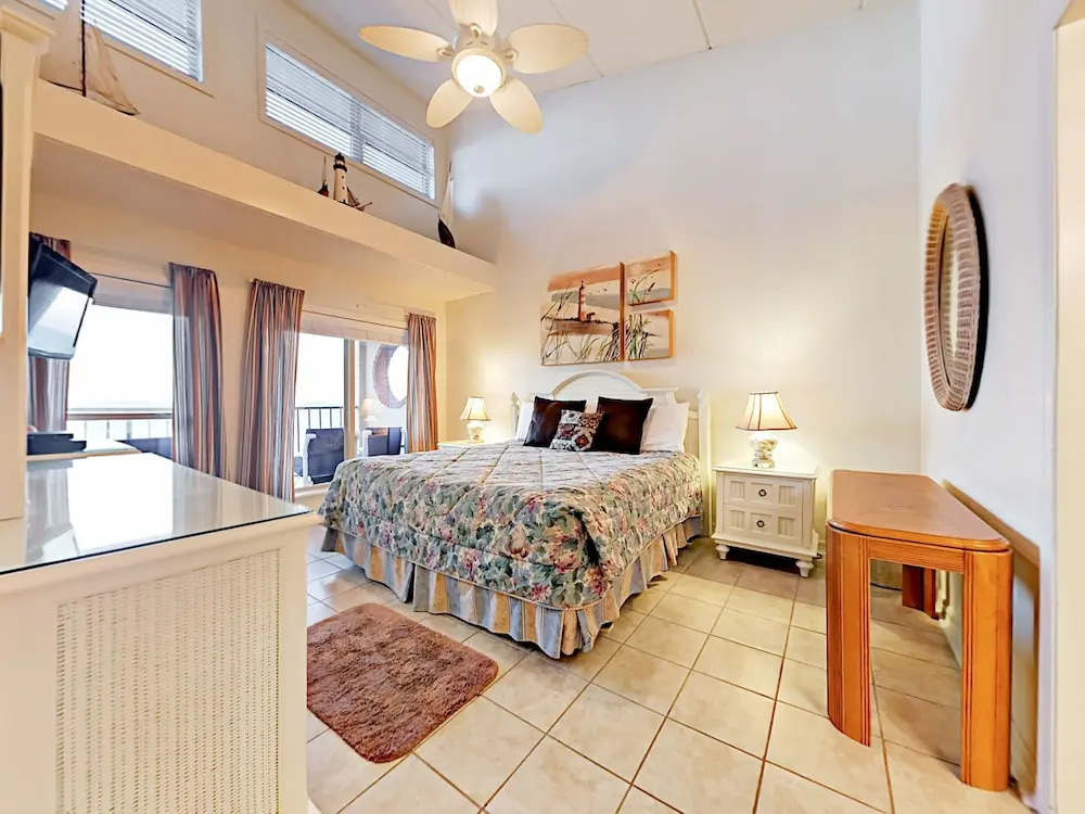4400 Gulf Blvd Condo Unit 507