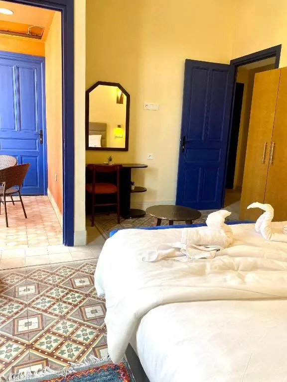 Comfy Colonial Apartments