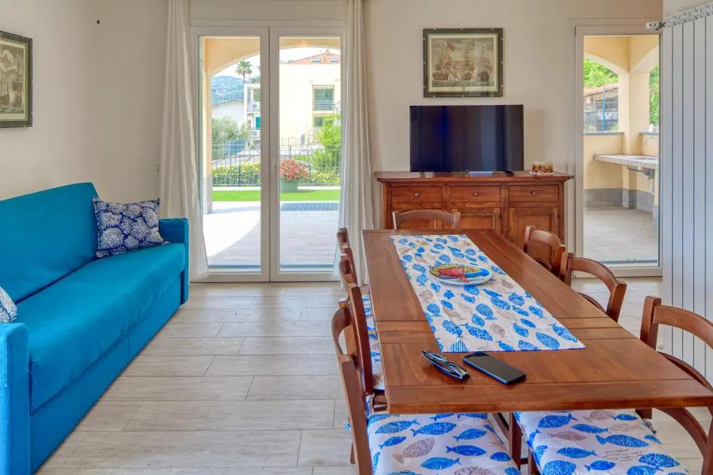 Villa Mimosa Diano Marina: exclusive use villa, garden, barbecue, 3 bedrooms and 3 bathrooms