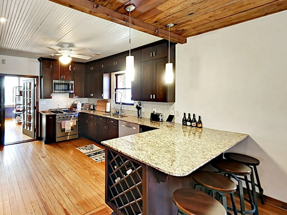 East Austin Bungalow - 3 Br Home