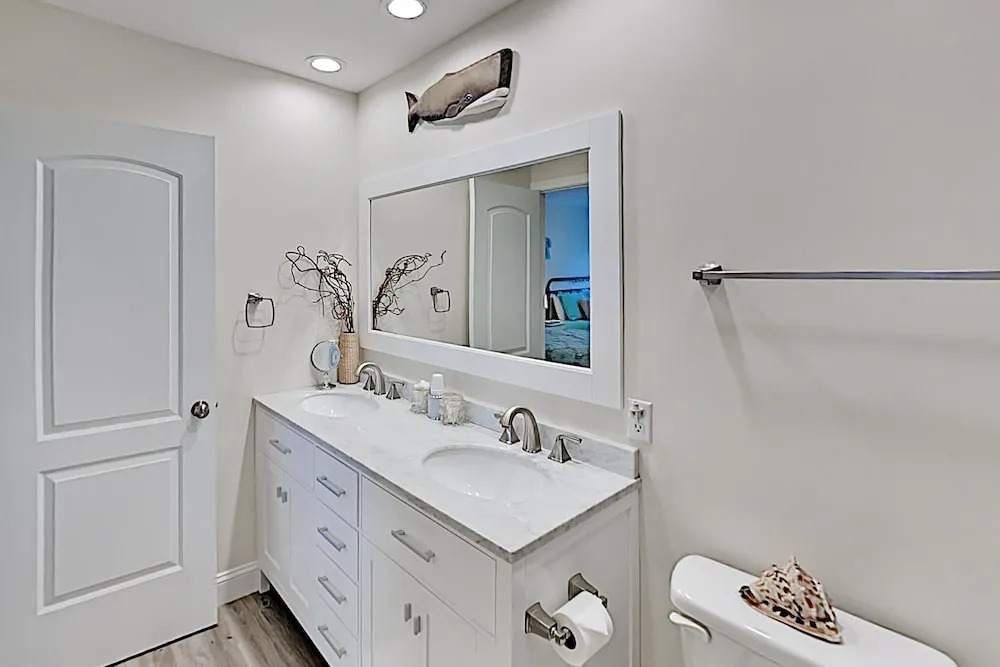 8forestg 2 Bedroom Condo