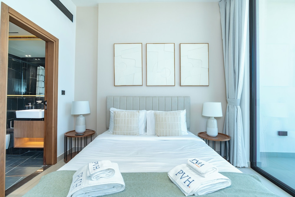 PVH - City View 1BR - Binghatti House