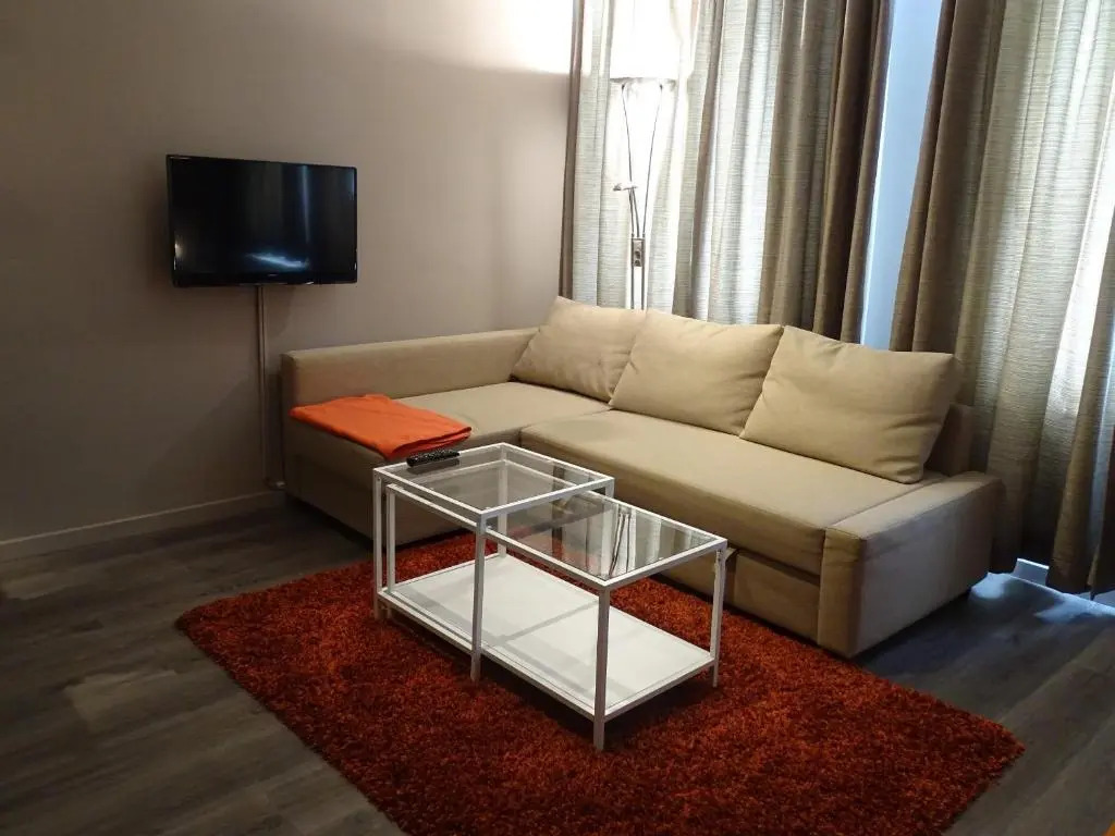 Suite 11