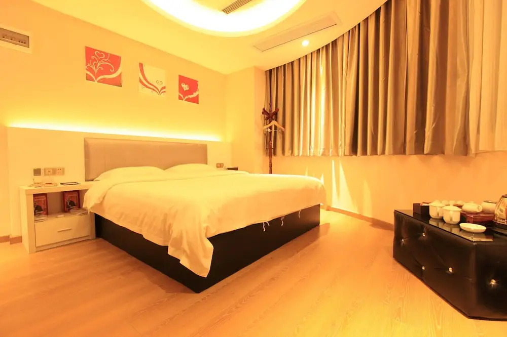Shenghui Hotel