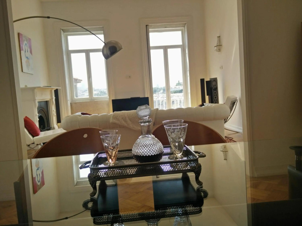 Amazing Riverside Balcony 2Br Apartment