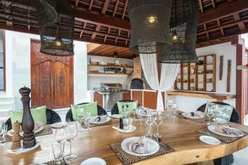 Villa Naty Canggu - 6 Bedrooms Luxury Villa
