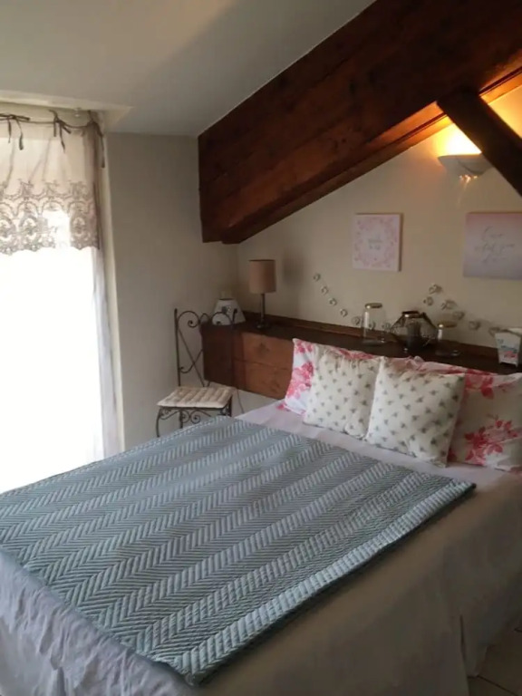 Beautiful 2-bed Apartment