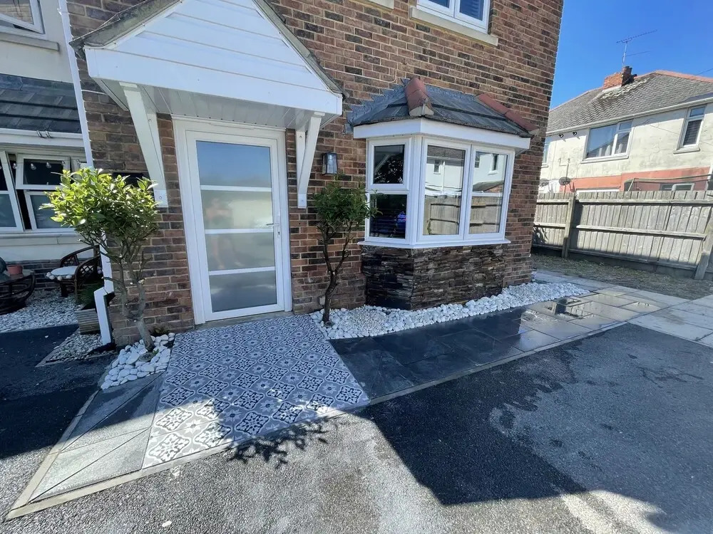 Beautiful 2 Bedroom House, Seasisde Location