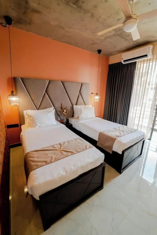 Limeshine - Airport Transit Hotels & Residences