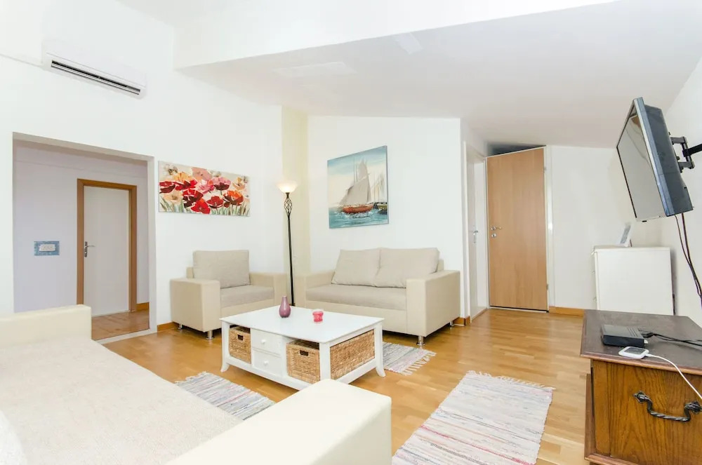 Apartment The Place