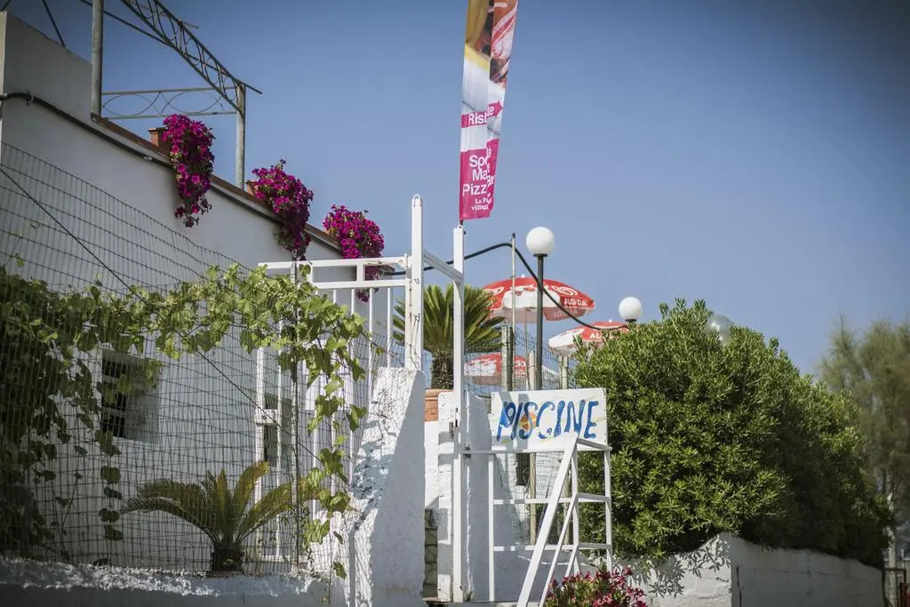 La Pantera Rosa Village