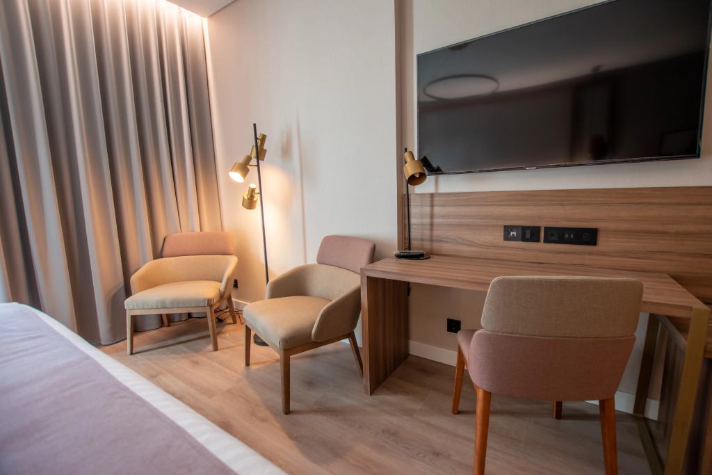 Hotel Giralda Center
