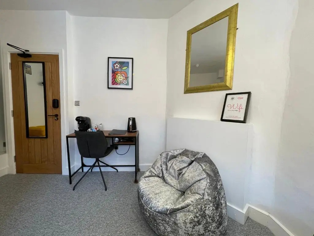 Riize Rooms - Self Check In Boutique Hotel