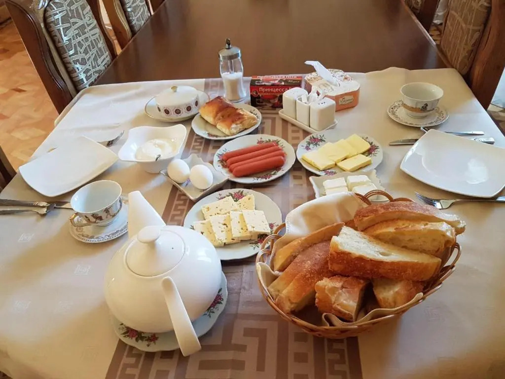 Areguni Guest House