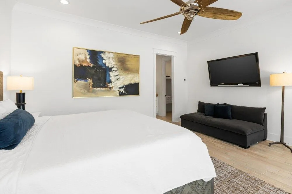 Destin's Gem by Avantstay Steps to the Beach w/ BBQ & Pool
