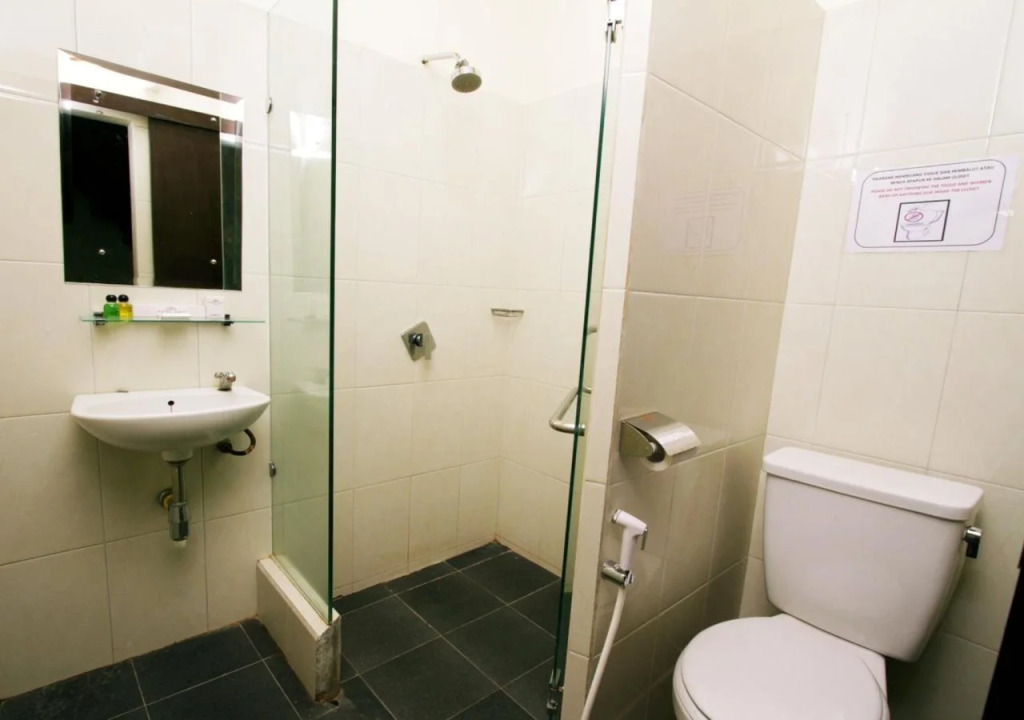 RedDoorz Plus @ Hotel Asih UNY