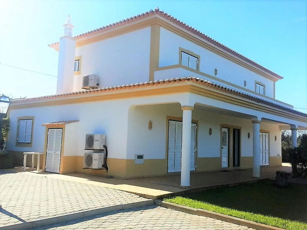 Moradia dos Lombos