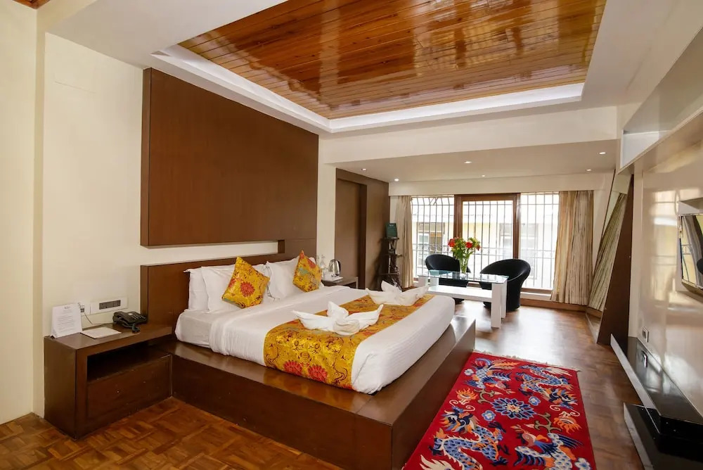 Muscatel Yavachi - 400 Mts from MG Marg