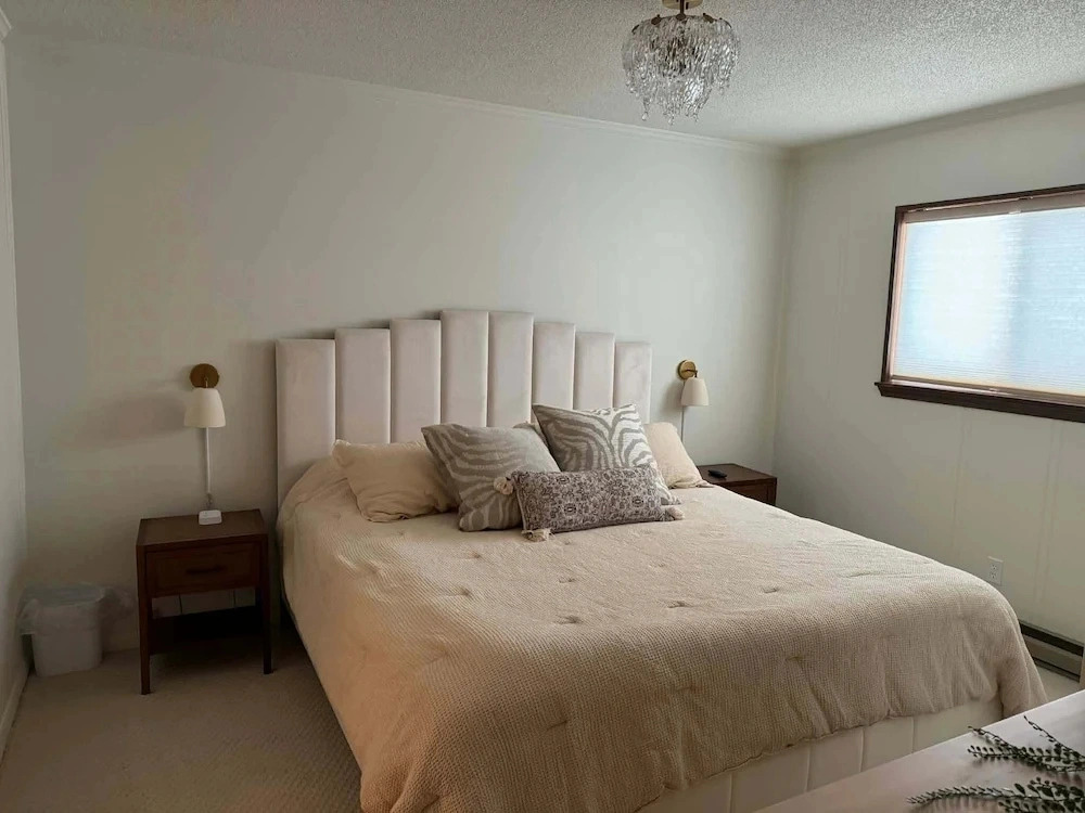 Summit 101b: 3 Bedrooms 2 Full Baths