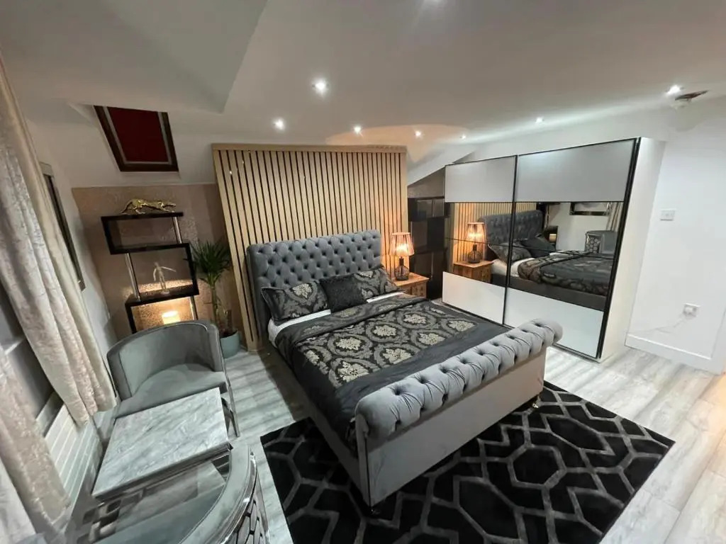 Hendham House - Near Etihad Stadium, CoOp Live Arena, AO Arena, Piccadilly Train Station & Manchester City Centre