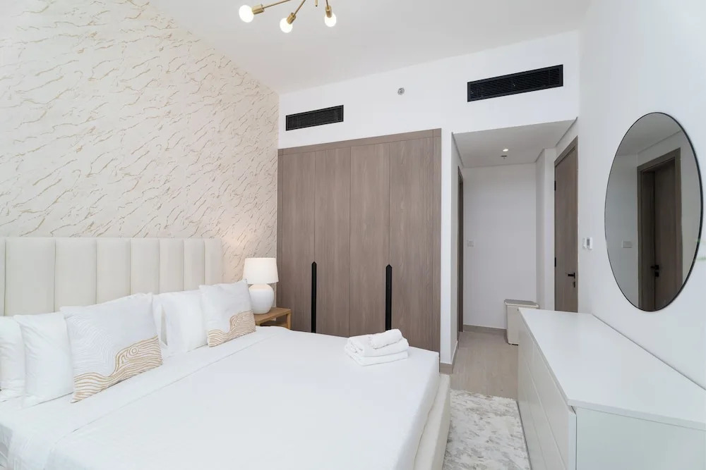Nasma Luxury Stays - Laya Heights