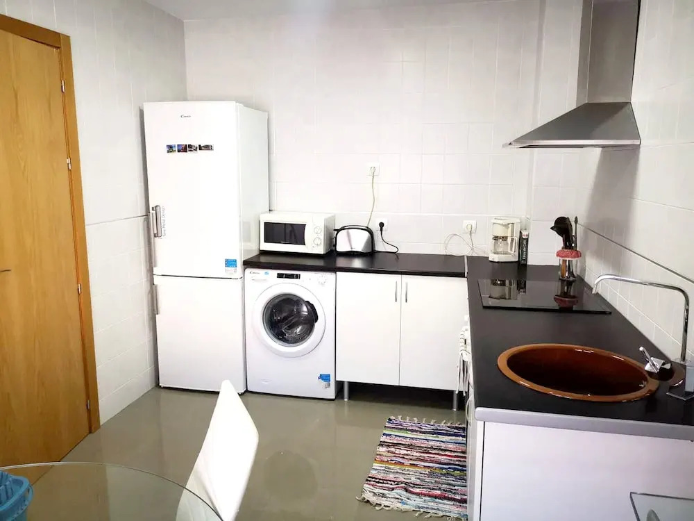 House With 3 Bedrooms in Carracedelo, With Enclosed Garden and Wifi