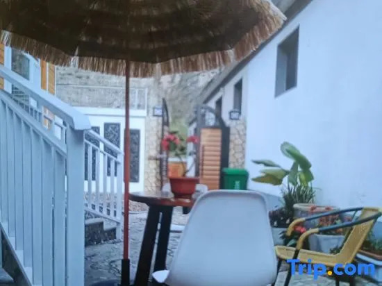 Shangshan Shuixiang Homestay