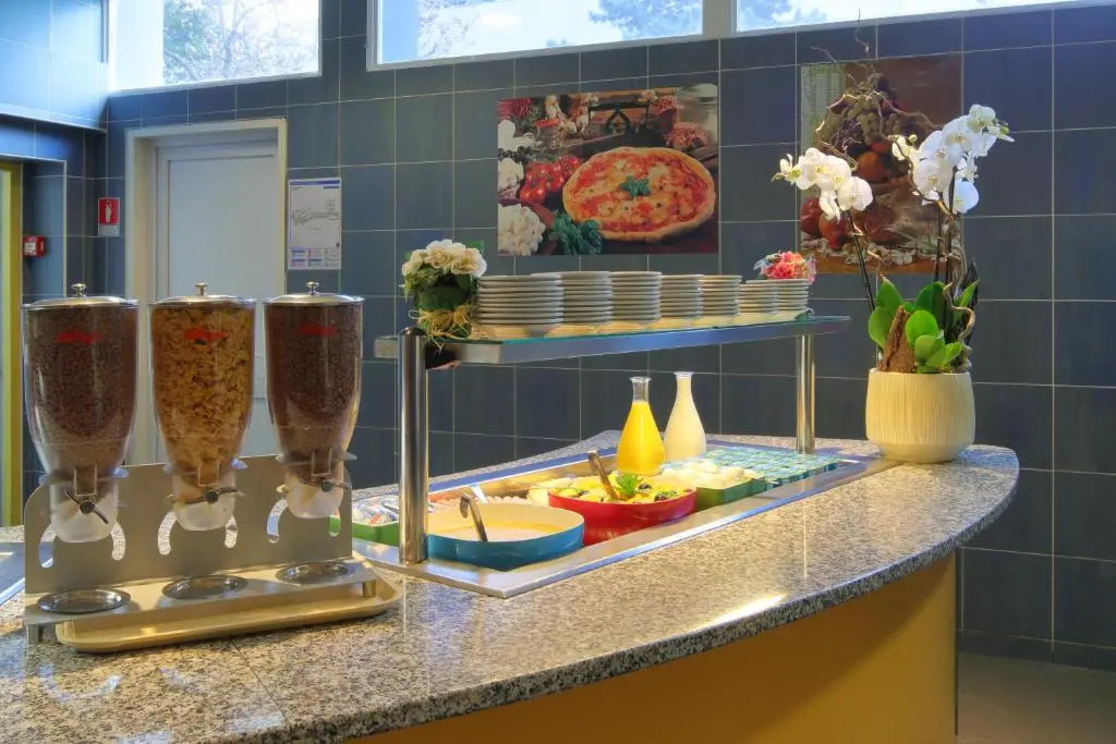 Hotel CIS Paris Maurice Ravel
