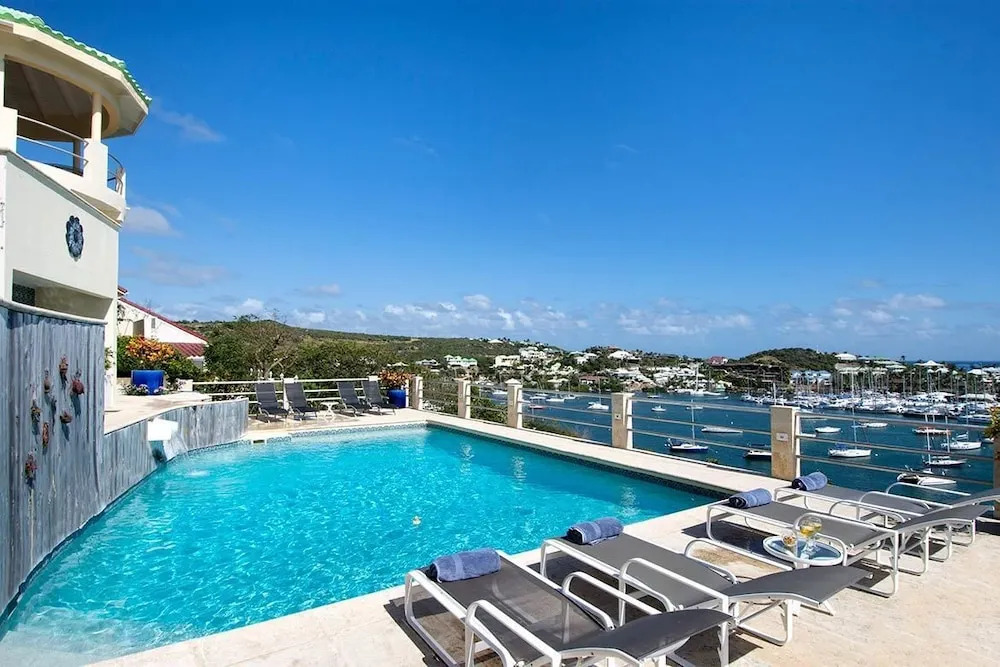 Sunrise by Island Properties Online