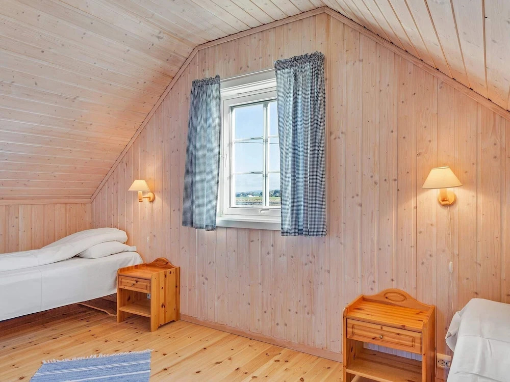 6 person holiday home in Brekstad