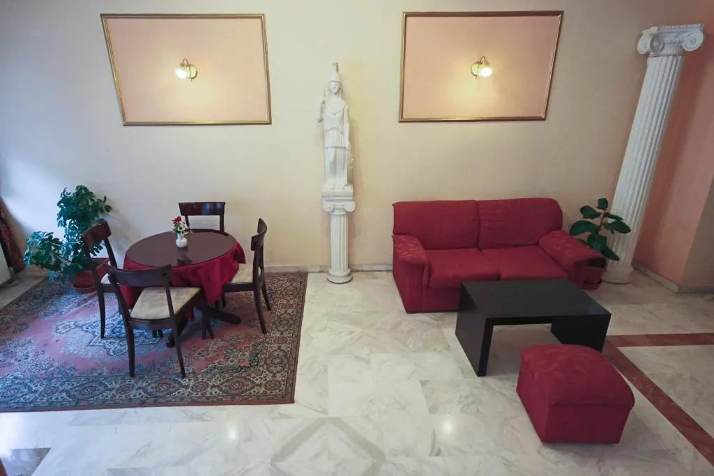 Alexiou Hotel