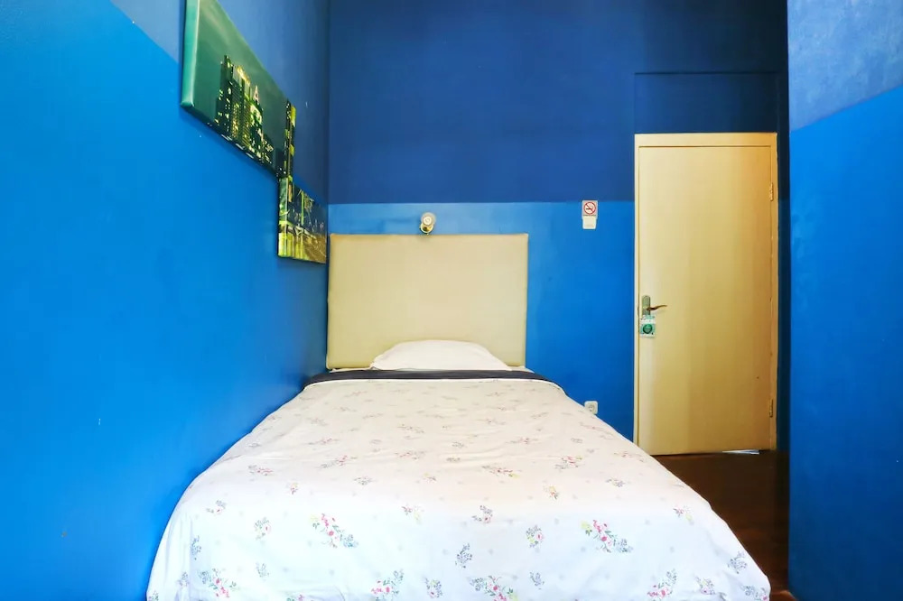 Rose Chamber Bed & Breakfast