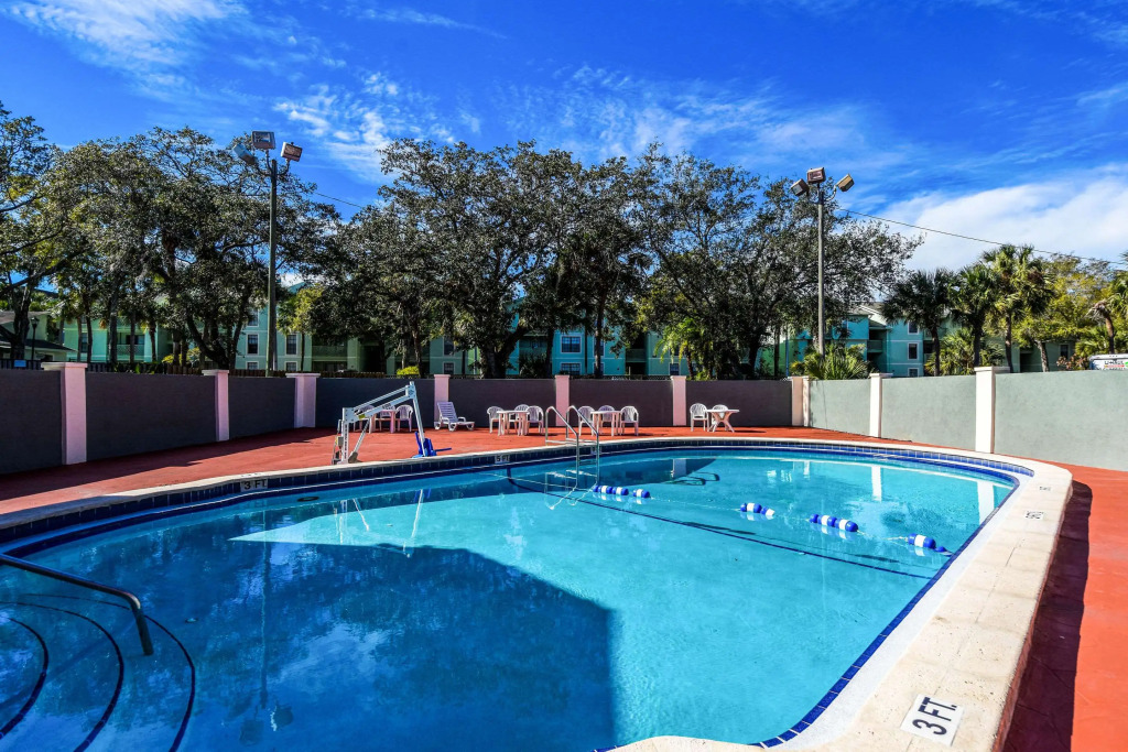Econo Lodge Tampa near Busch Gardens