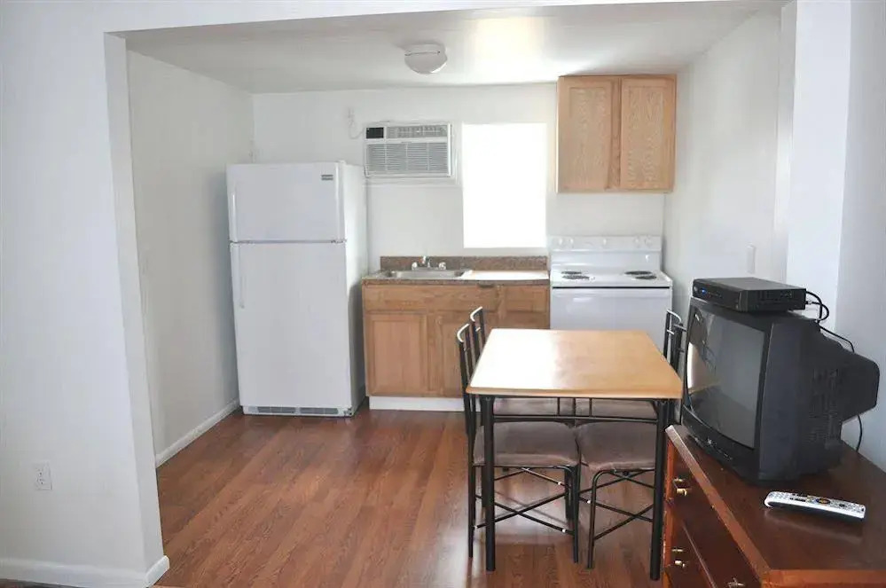 South Wind Apartments