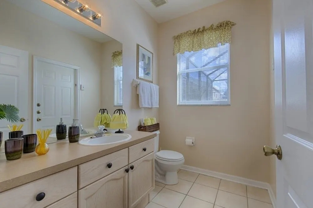 Resort 5 Bed Private Pool & Spa, Game Room Home 5 Bedroom Villa by RedAwning