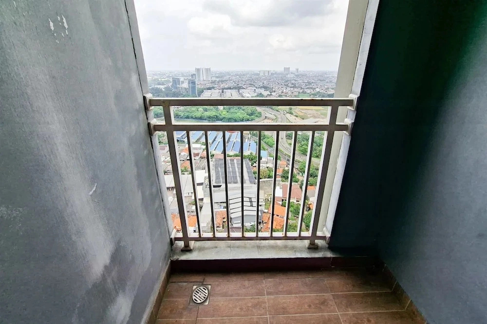 Simply Minimalist Studio Apartment Springwood Residence Tangerang