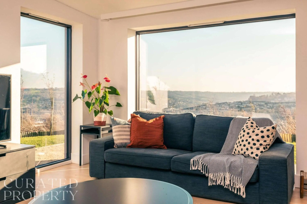 Stunning 5 Bedroom New Build With Amazing Views