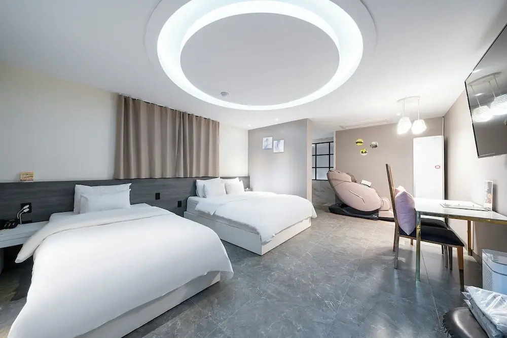 KNox Hotel