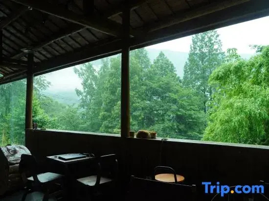 Xiuyan Private Hot Spring Guesthouse  (Qingcheng Back Mountain Scenic Area  Branch)