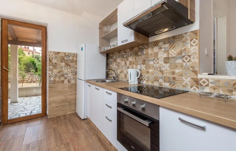 Stunning Apartment in Cres With Wifi and 2 Bedrooms