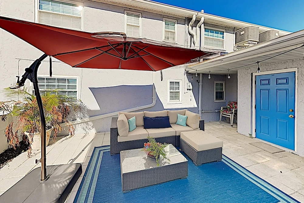 New Listing! Shoreside - Walk To Waves 1 Bedroom Condo